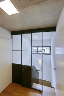 Schiebetür und Fenster im Loft Look