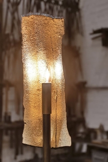 Steh Leuchte mit rostigem Kopfteil