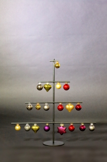 Kleiner Metalltannenbaum für den Tisch