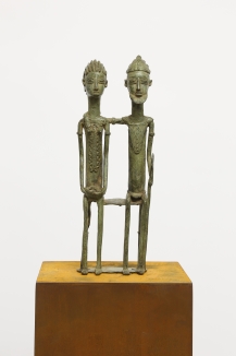 rostiges Podest aus 3 mm Stahlblech für eine Bronze