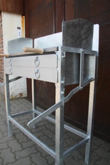 Holzkohle Grill mit Edelstahlrost