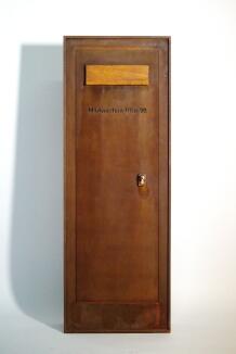 rostiger Briefkasten Märkisches Ufer