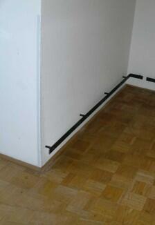 Robuster Wandschutz aus verzundertem Flachstahl