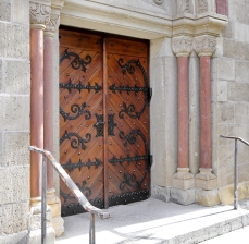 Restaurierung der seitlichen T&uuml;ren f&uuml;r St. Elisabeth in Hildesheim