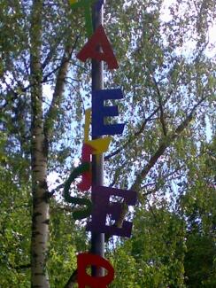 Pylon oder Stele für den Elise-Bartels Kindergarten der AWO