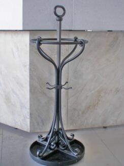 geschmiedeter Schirmstaender