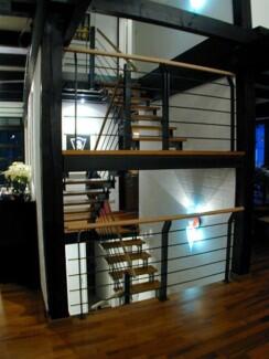 Brüstungsgeländer aus Stahl - Handlauf aus Eiche