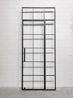 Tür im Industrie Look aus Stahl und Glas