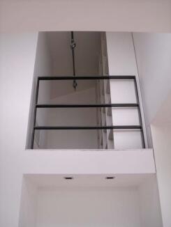 Brüstungsgeländer aus verzundertem Flachstahl