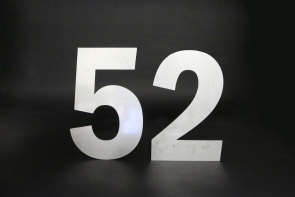 Hausnummer 52 aus walzblankem Edelstahl in 3 mm Stärke