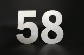 Hausnummer 58 aus walzblankem Edelstahl in 3 mm Stärke