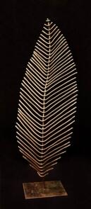 Dreidimensional verformtes Blatt aus 5 mm Eisendraht geschweißt, Höhe 80 cm