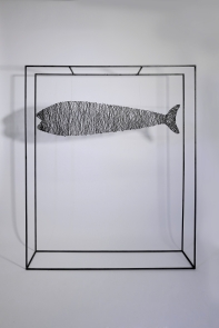 Fisch aus 2 mm Stahl Draht im Rahmen aus 12 mm Vierkantstahl
