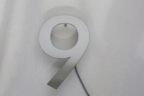 LED Hausnummer "9" aus Edelstahl