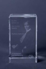 Besondere Ehrung: Die Elise-Bartels-Medaille für Marlene Kahrmann 2011