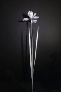 aus Stahl geschmiedete Iris Skulptur