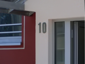 Hausnummer 10 aus Edelstahl