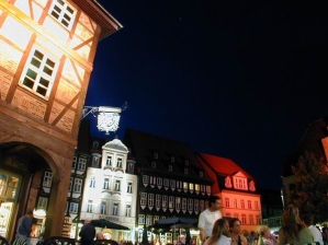 Lichtinszenierung am historischen Marktplatz in Hildesheim - Romantische Nacht