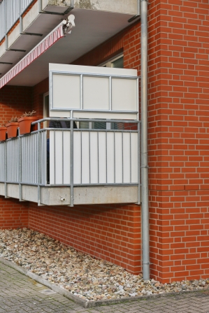 Windschutz für einen Balkon