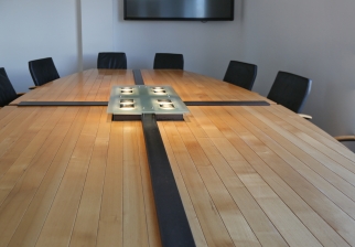 Besprechungs-Tisch mit integrierter Beleuchtung