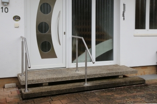 Edelstahl Handläufe für einen Eingangsbereich