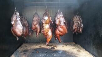 Gnadenlos gut. Am 29./30.4.14 haben wir Hähnchen geräuchert