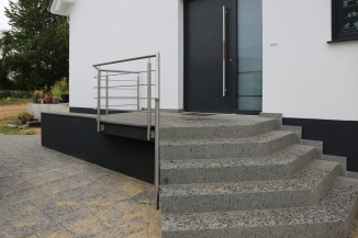 Edelstahl Geländer für Aussentreppe mit 4 Relingstäben