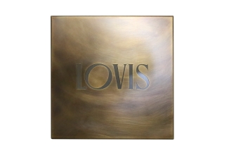 Schild aus Tombak mit Edelstahl hinterlegt