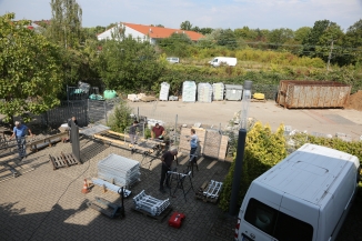 Bearbeitung des Schinkelzauns am Godehardsplatz nach der Feuerverzinkung