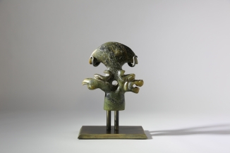 Sockel und Halter aus Stahl geschmiedet