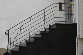 Treppengeländer aus gelasertem Stahl