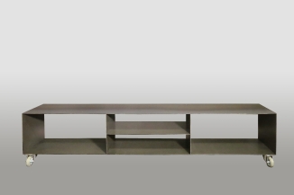 rollbares TV Regal ohne Rückwand aus 3 mm Stahl