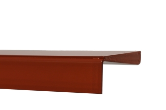 Sonderanfertigung einer Türschwelle aus Edelstahl, lackiert