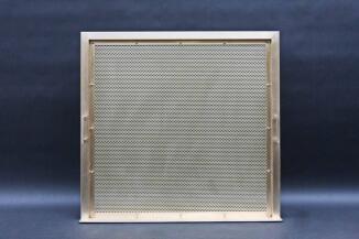 Haben Sie schon mal ein schöneres Funkenschutzgitter gesehen?