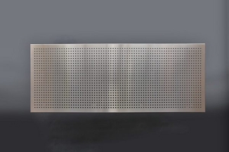 Heizkörperverkleidung aus Edelstahl mit Quadratlochung