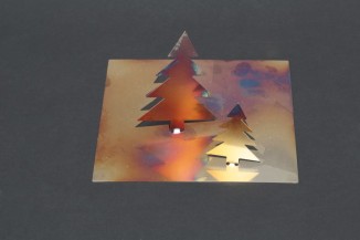 großer Klapp Tannenbaum aus Edelstahl, flammoxidiert