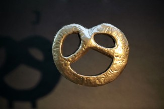 Kupferbrezel geschmiedet