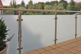 Edelstahlgeländer mit in den Handlauf integrierten LED´s