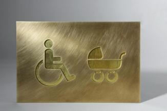 Piktogramme aus Tombak für das Hildesheimer Rathaus