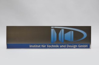 Schild aus Edelstahl