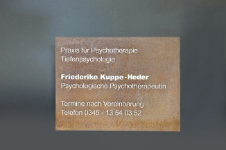 rostiges Schild weiß hinterlegt