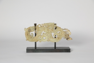 Ständer für eine antike Jadeschnitzerei