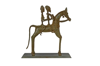 Stahlsockel für ein Pferd aus Bronze