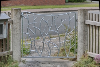 aufwändig geschmiedete Gartenpforte