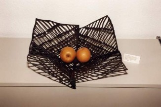 Schale aus Draht und Blech geschweißt