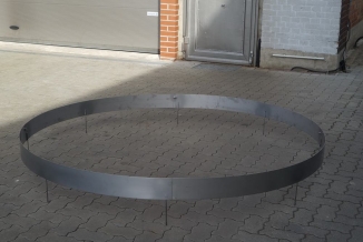 gerundete Beeteinfassung aus 2mm Edelstahlblech