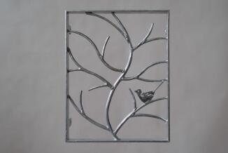 Vogelgitter in Aststruktur