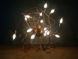 Bodenleuchte aus Kupfer - the ball