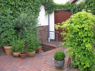 Kellergeländer aus verzinktem und lackiertem Stahl