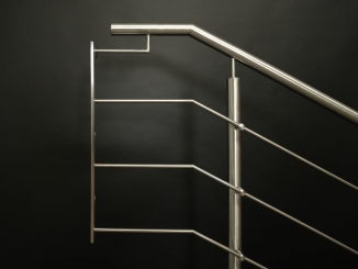 raffiniertes Edelstahlgeländer mit 3 Relingstäben